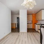 Riverside Comfort Apartment By Bookinghost