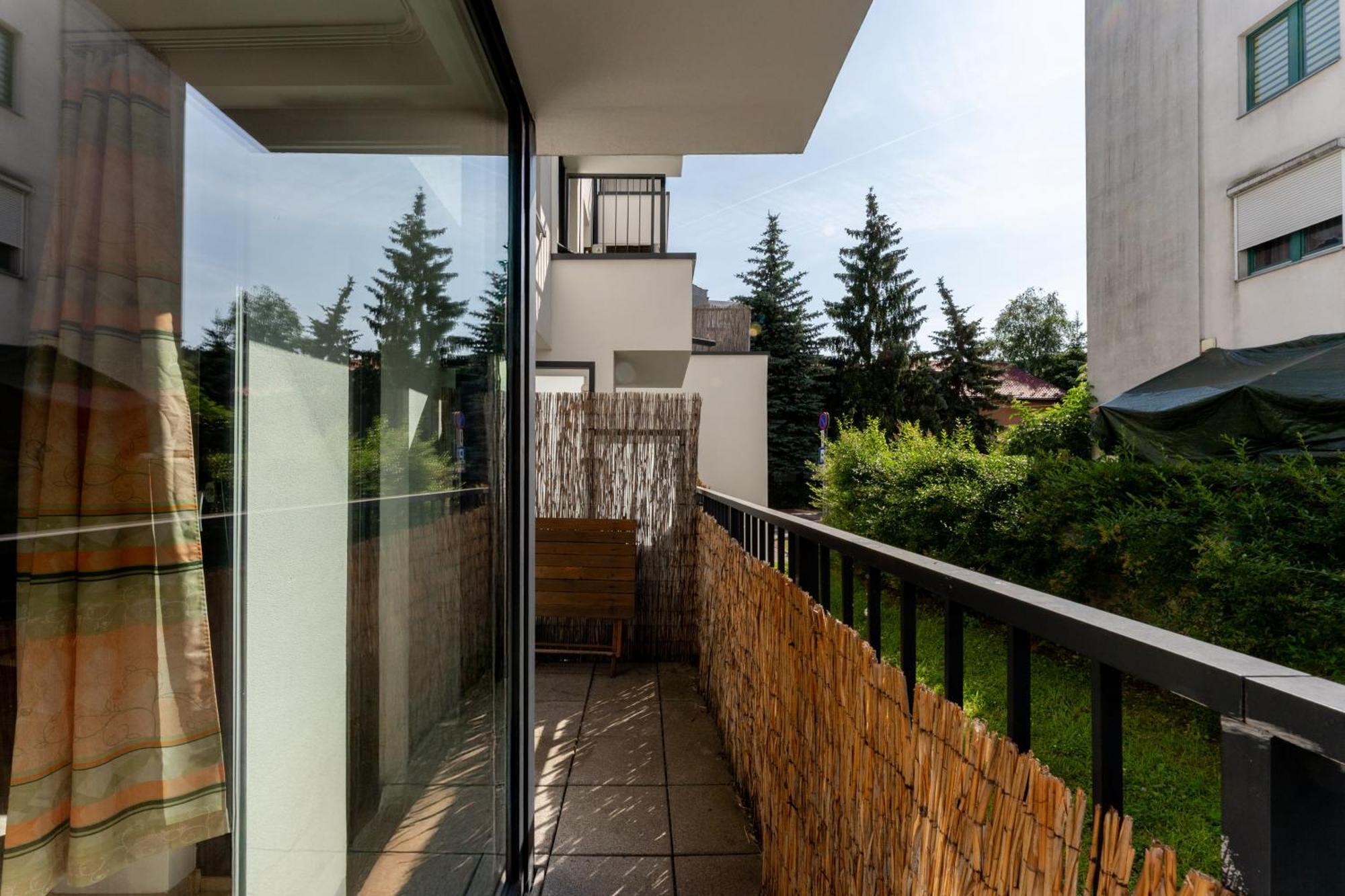 Apartment Riverside Comfort By Bookinghost *